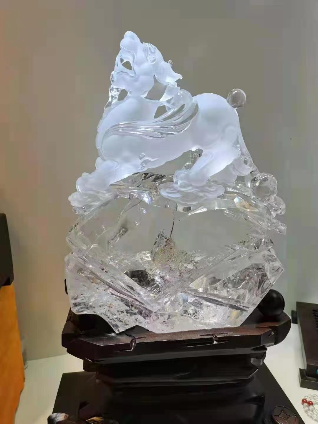 港东海的水晶能否都是自然纯水晶?