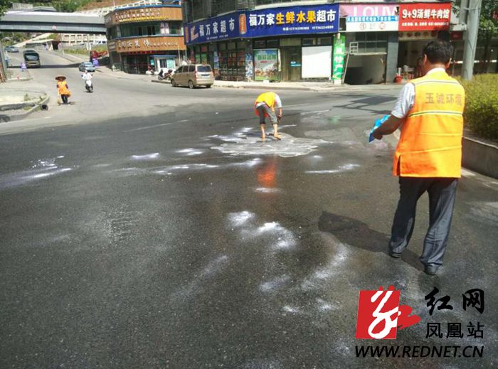 泄露在外的地暖管理阀应该怎样装璜